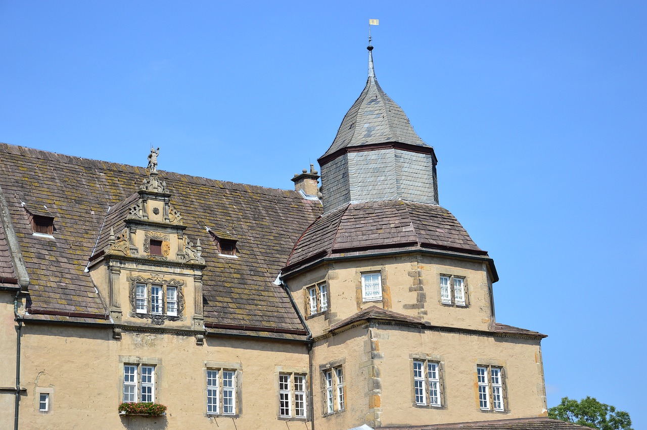 schloss varenholz  castle  the age of the wall free photo