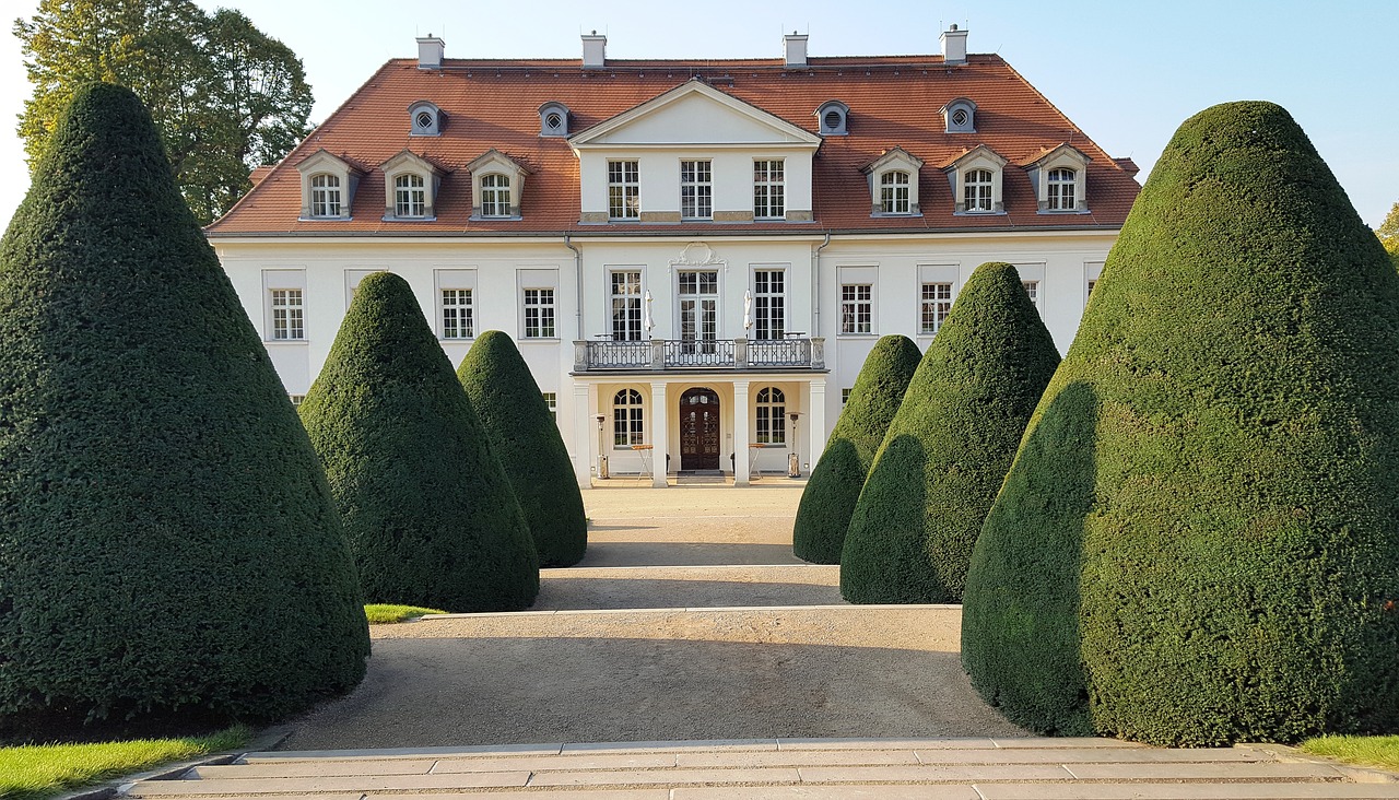 schloss wackerbarth winegrowing saxony free photo