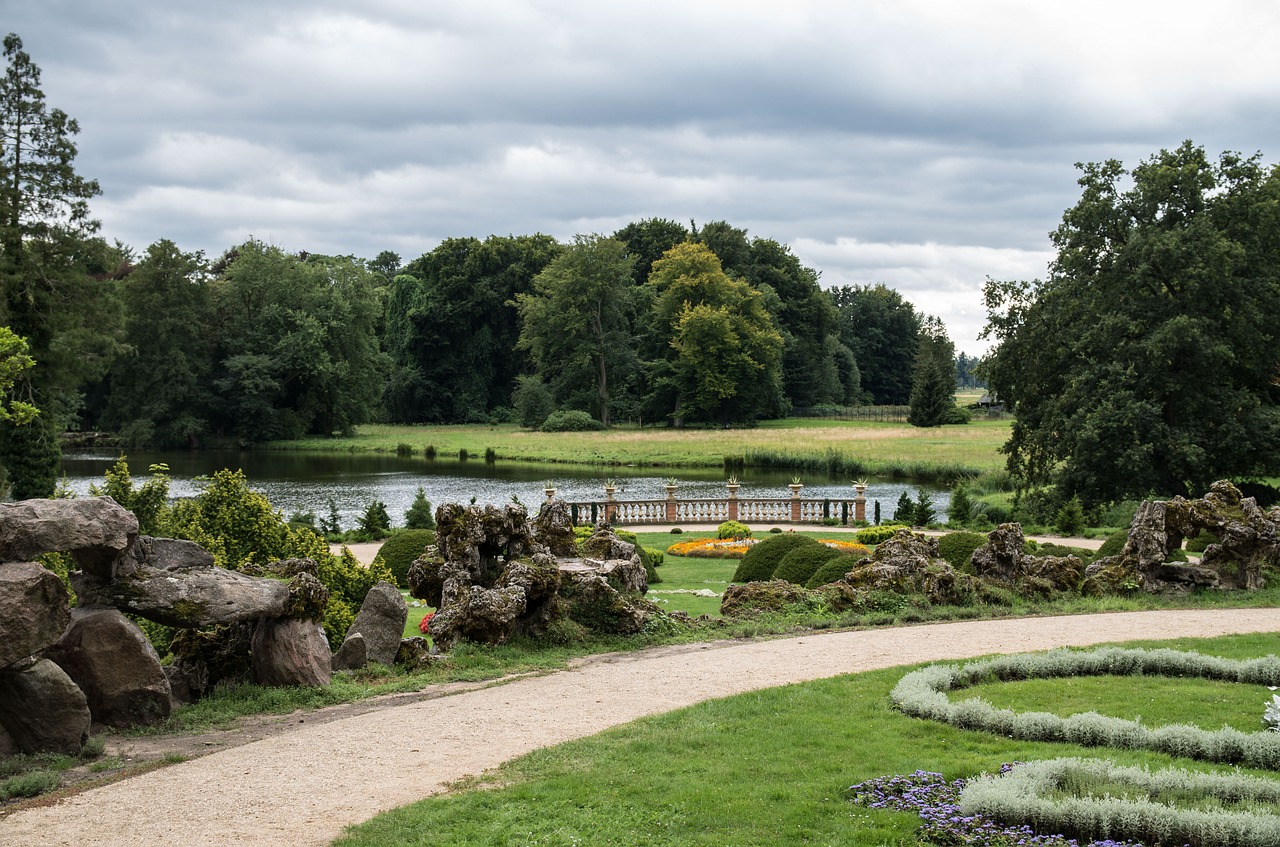 schlossgarten  pointed castle  germany free photo