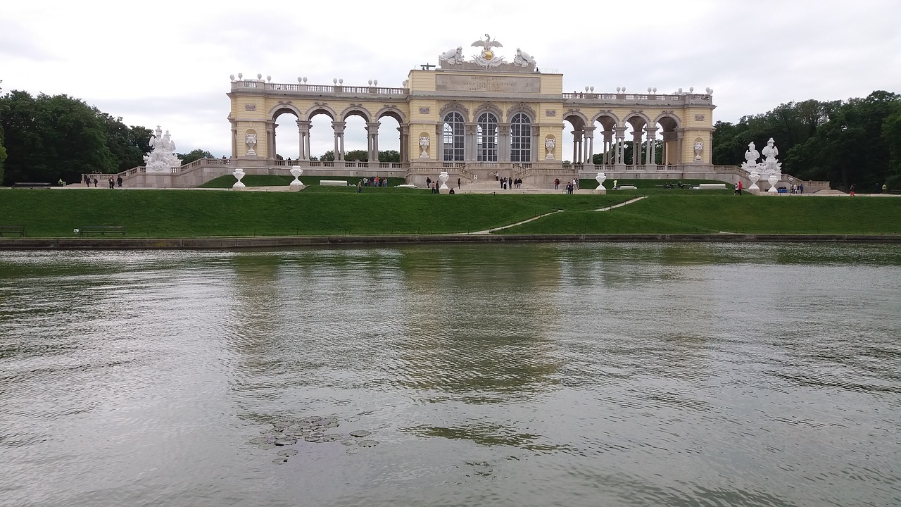 schönbrunn palace supplies free photo