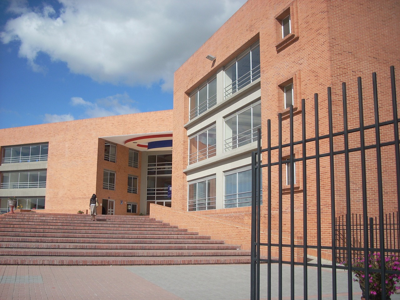 school building bogotá free photo