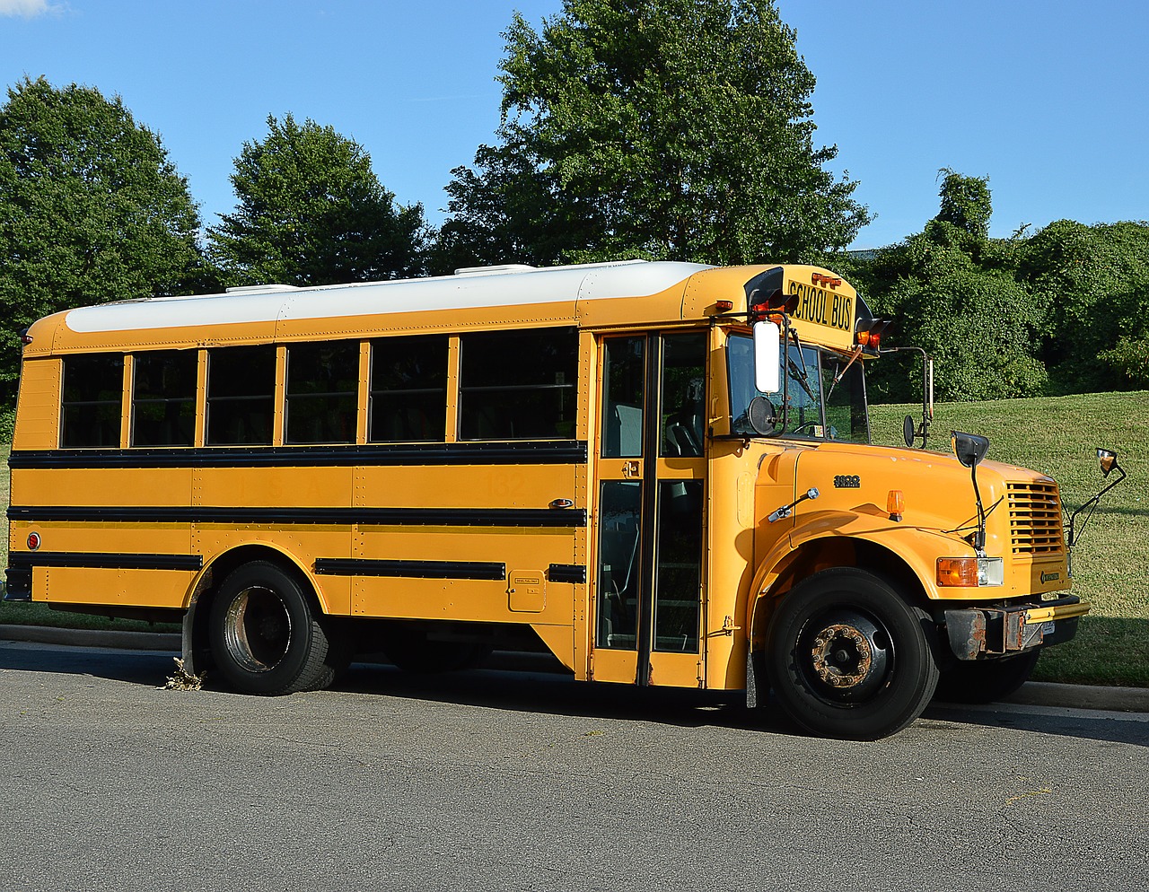 school bus america yellow free photo