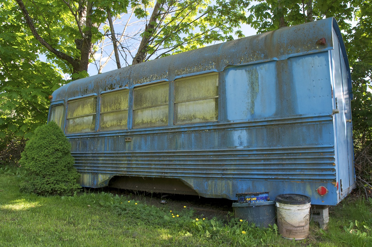 school bus derelict abandoned free photo