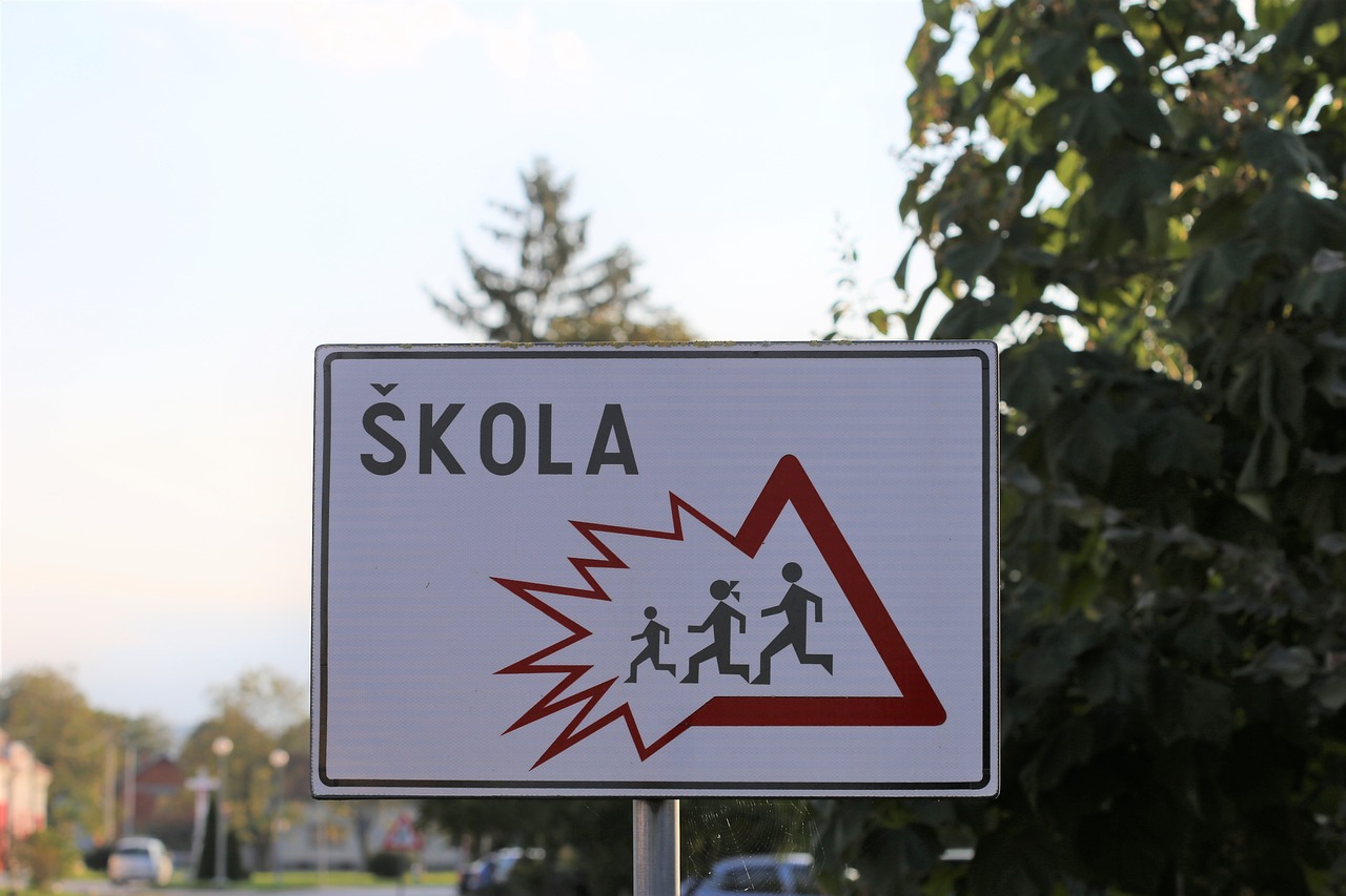 school sign danger safety free photo