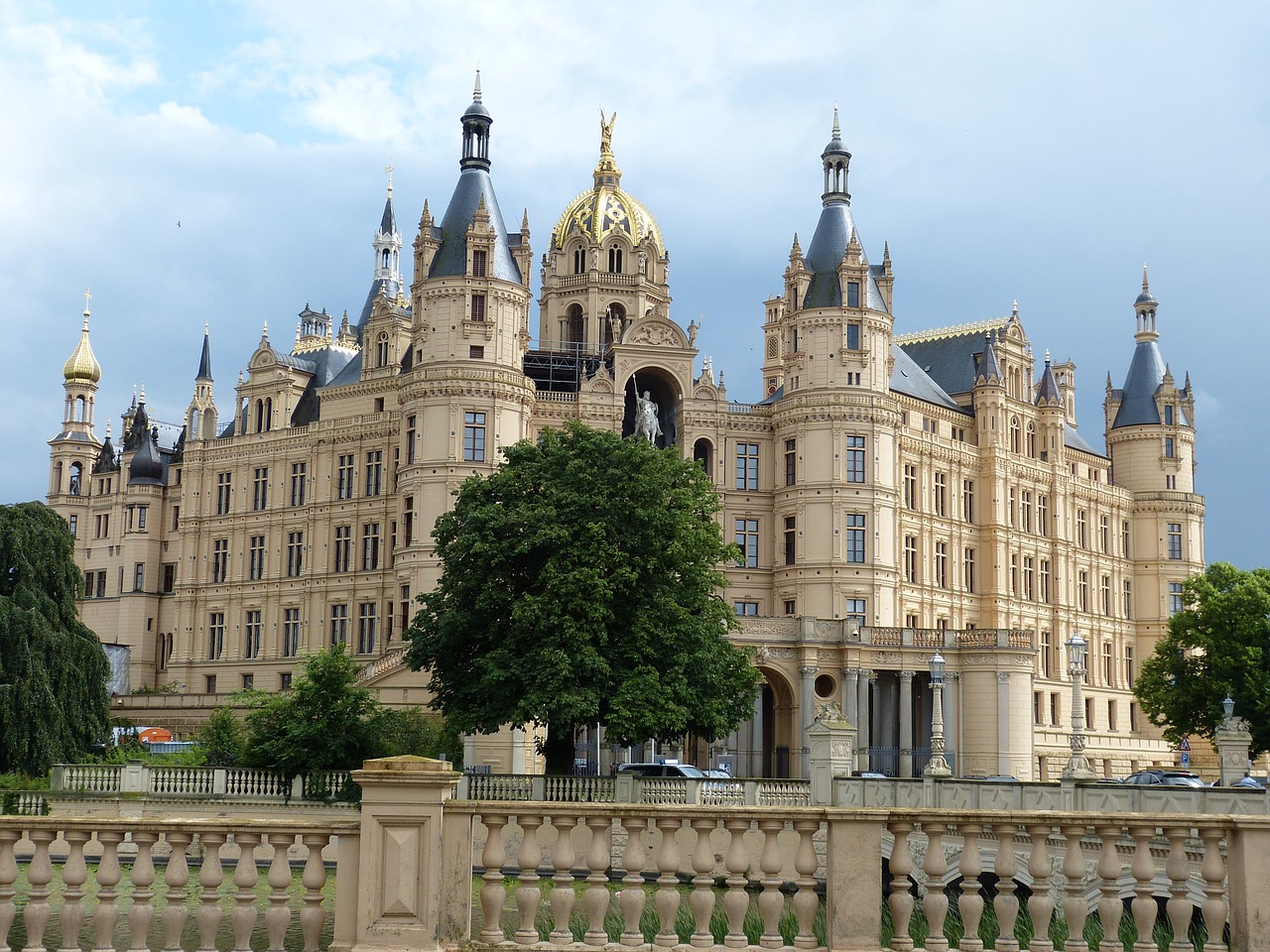 schwerin mecklenburg western pomerania seat of government free photo