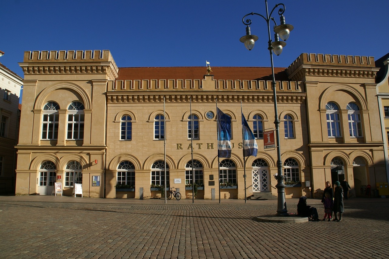 schwerin town hall market free photo