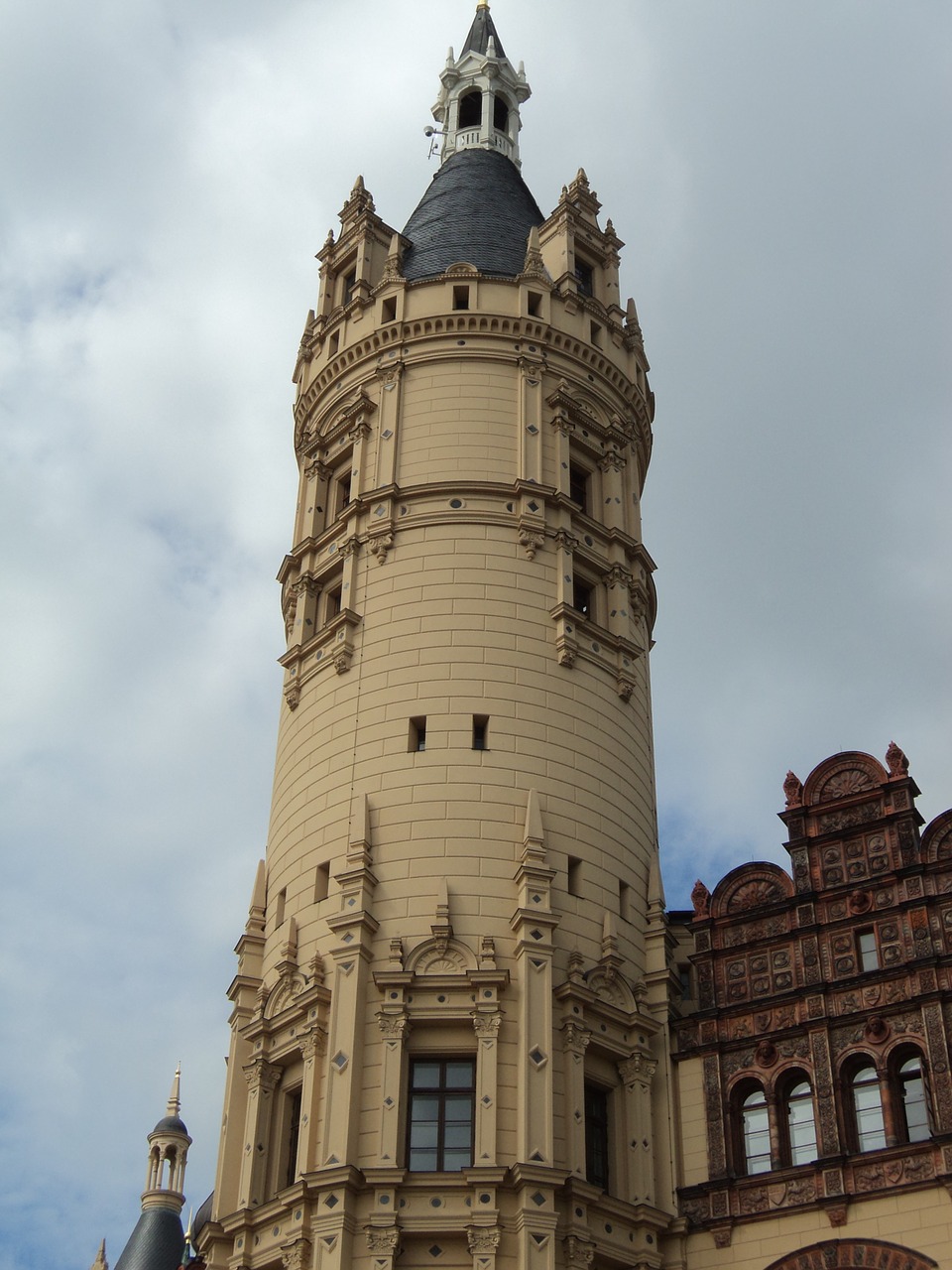 schwerin castle tower free photo