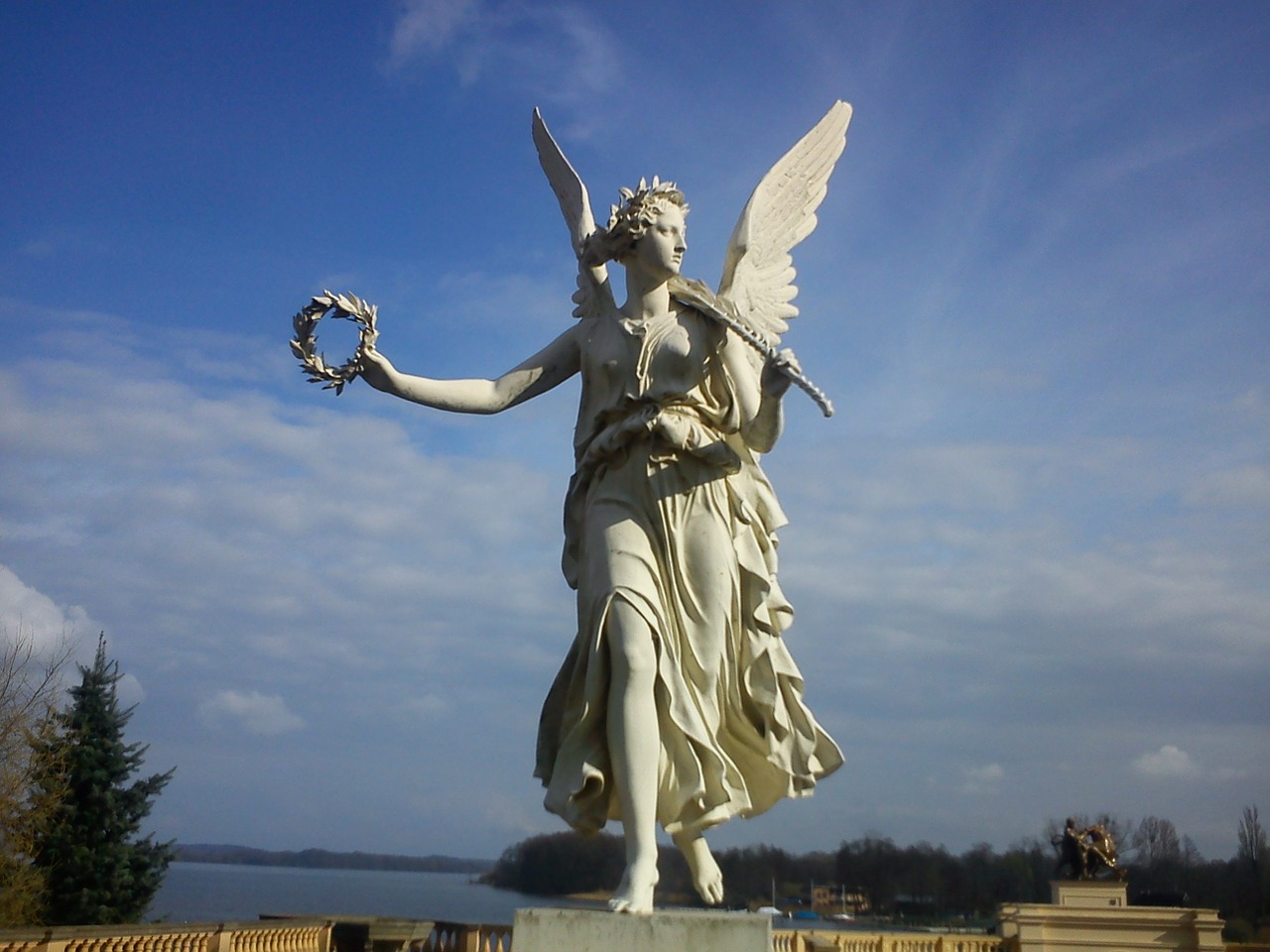 schwerin castle angel statue free photo