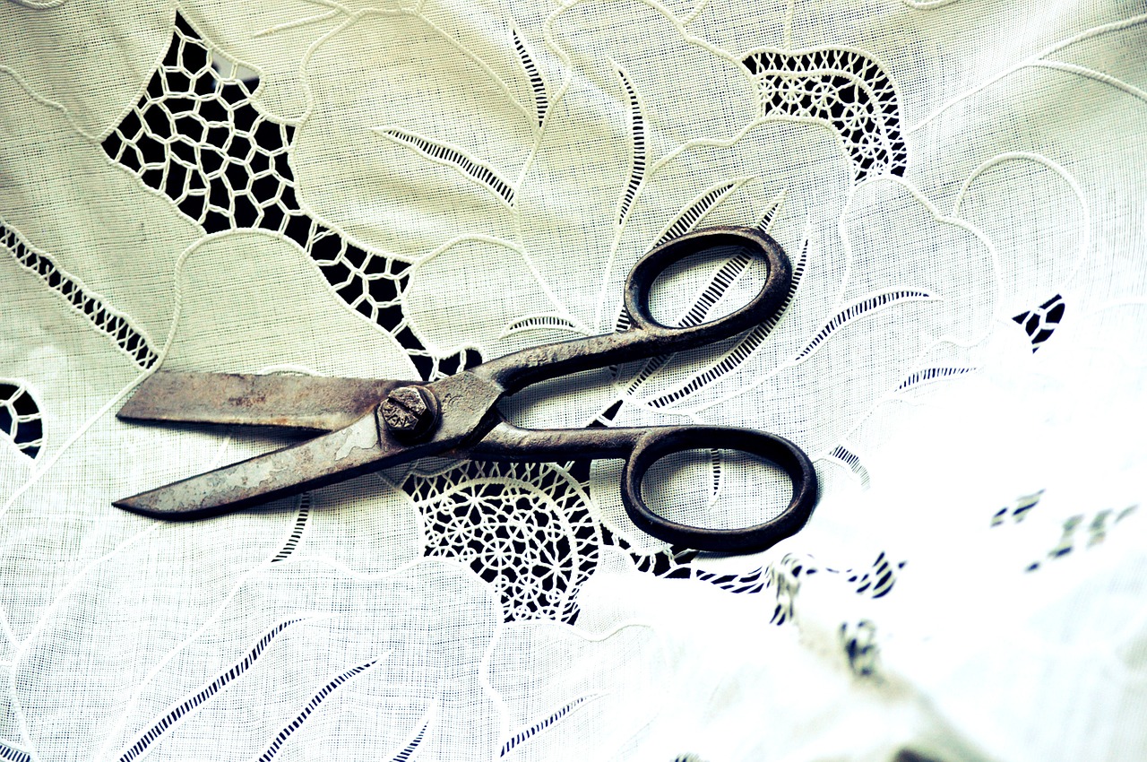scissors fabric old free photo