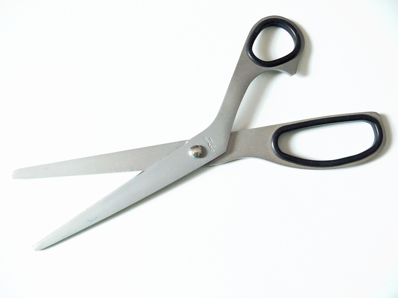 scissors household scissors sharp free photo