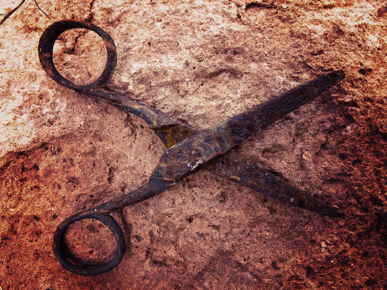 scissors symbol rusty free photo