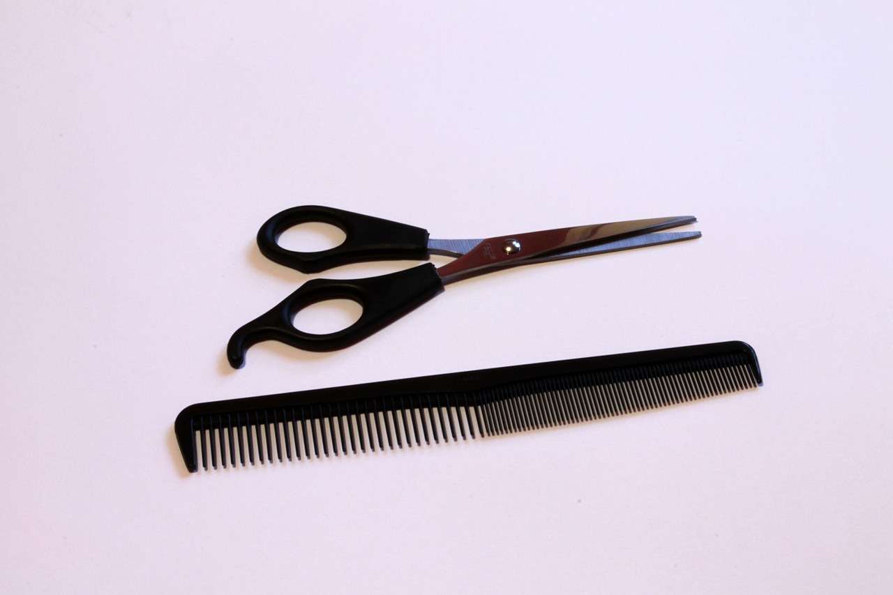 scissors comb barber beauty shop free photo