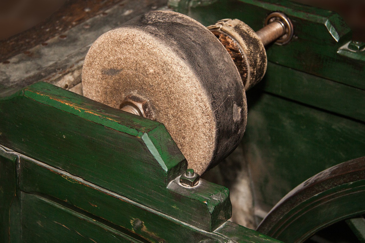 scissors grinder grinder barrow grinding stone free photo