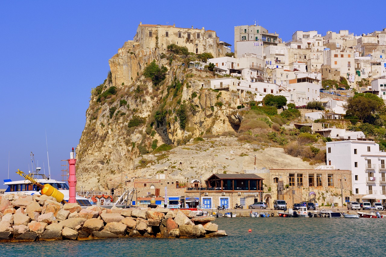 scoglio  houses  landscape free photo