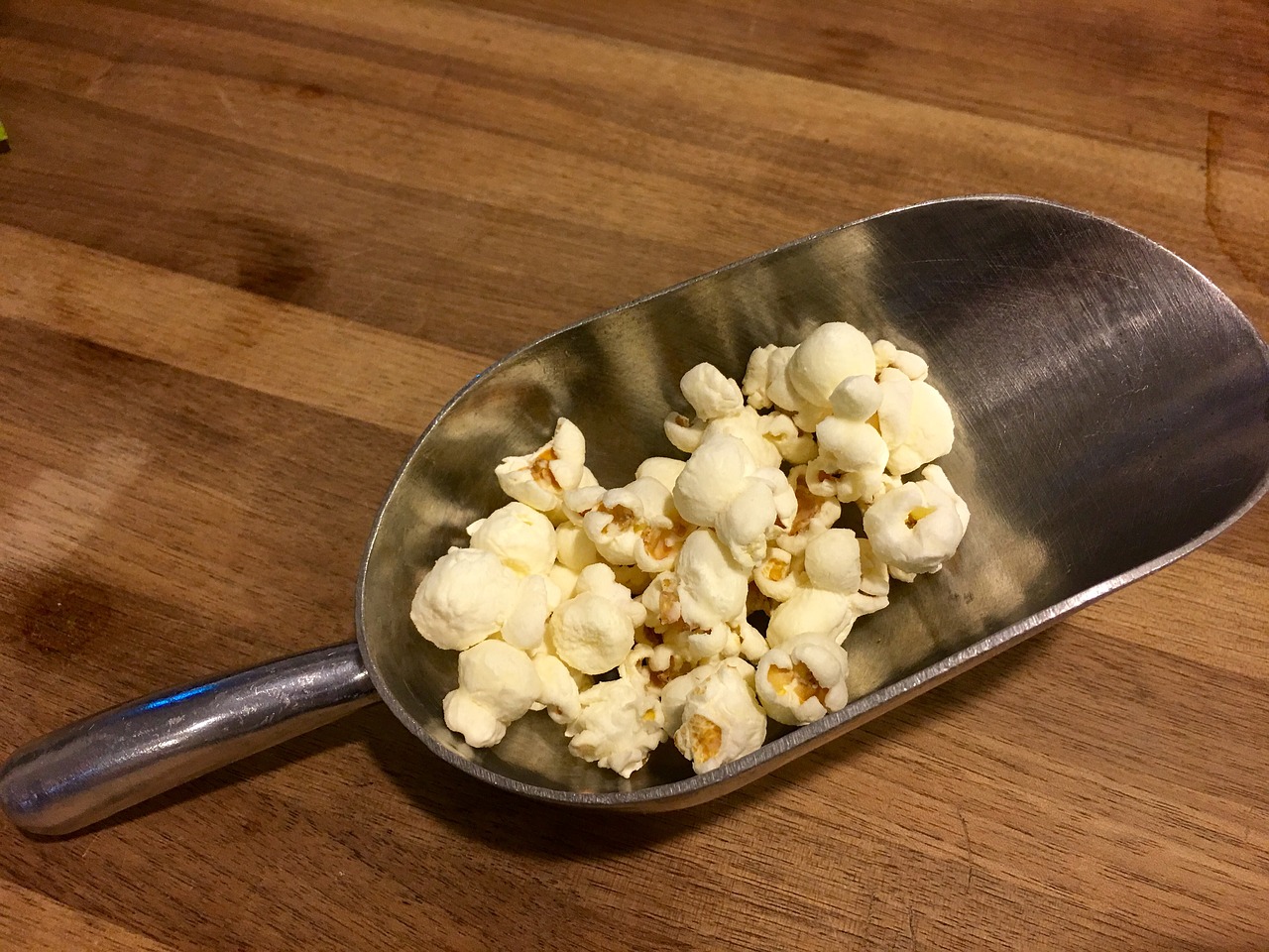 scoop popcorn scoop popcorn free photo