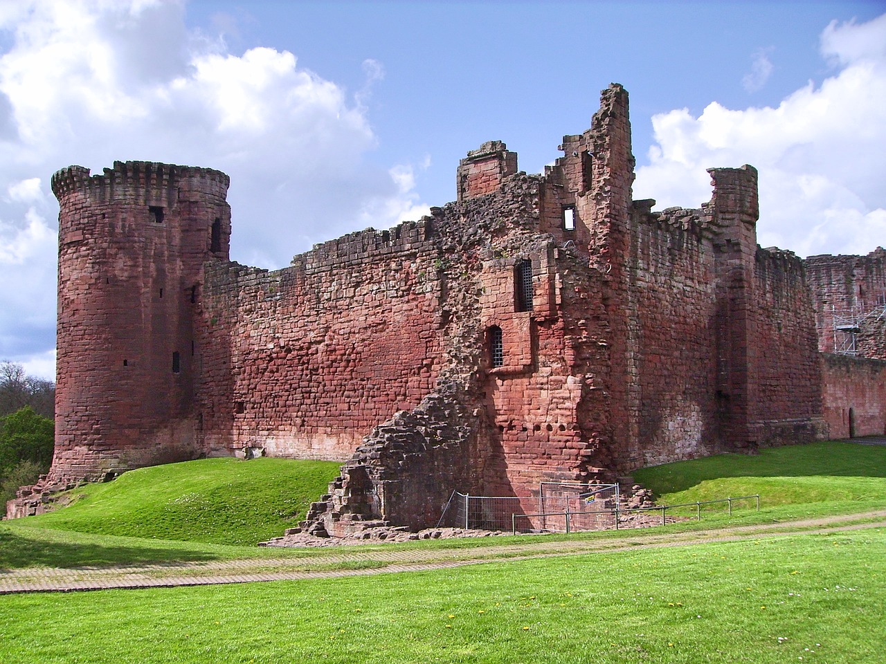 scotland bothwell castle medieval free photo