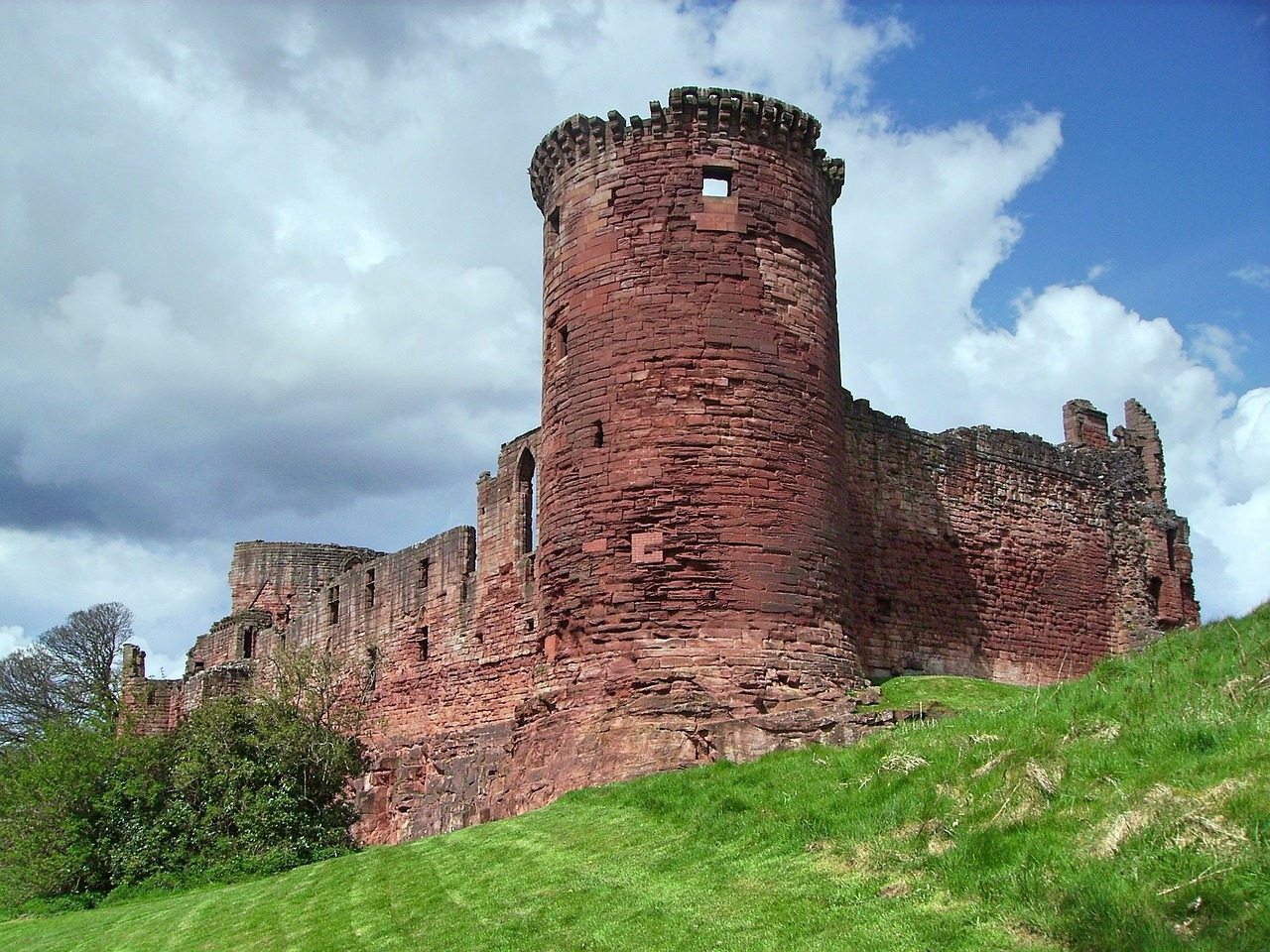scotland bothwell castle medieval free photo