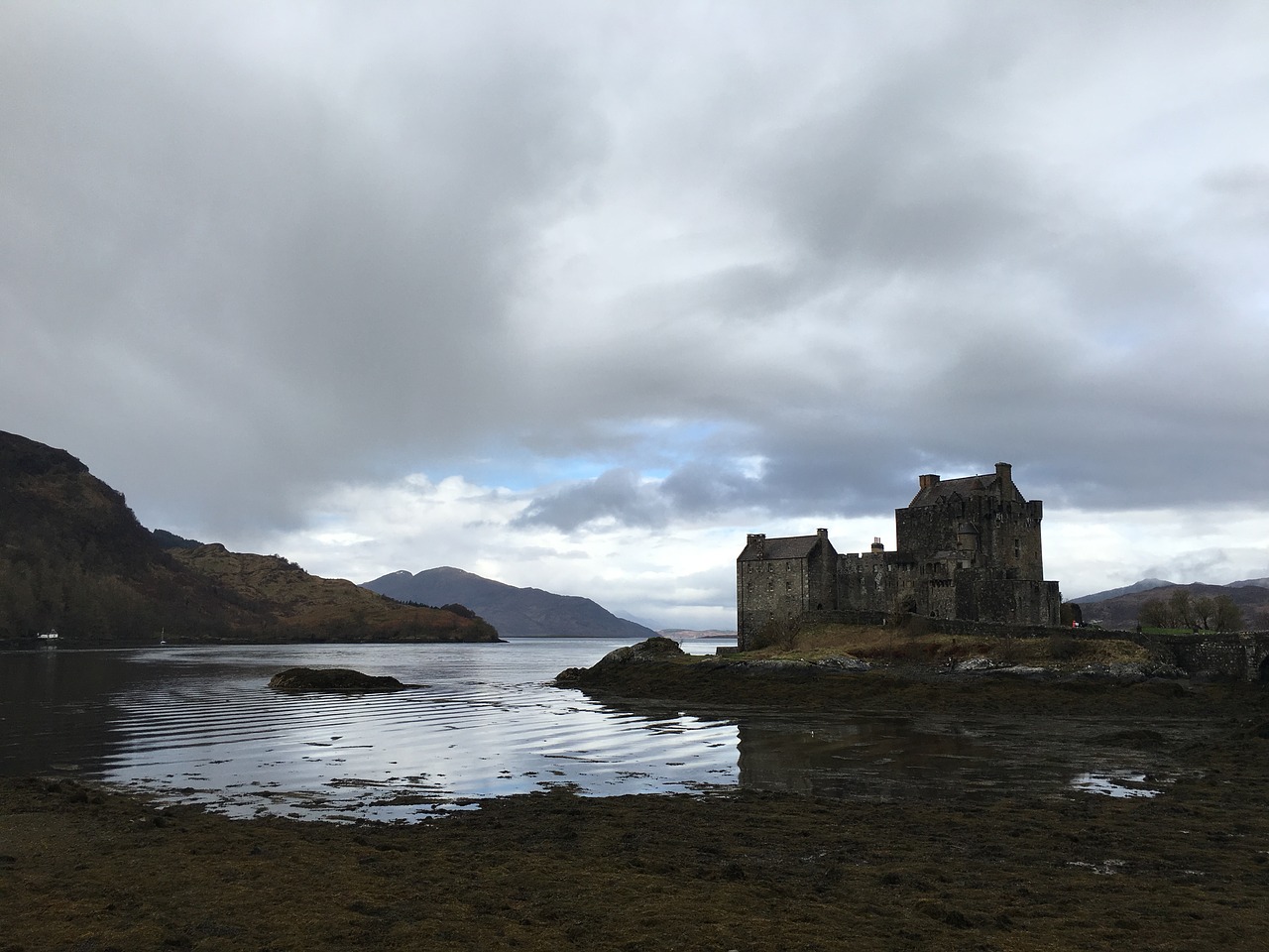 scotland castle highlander free photo