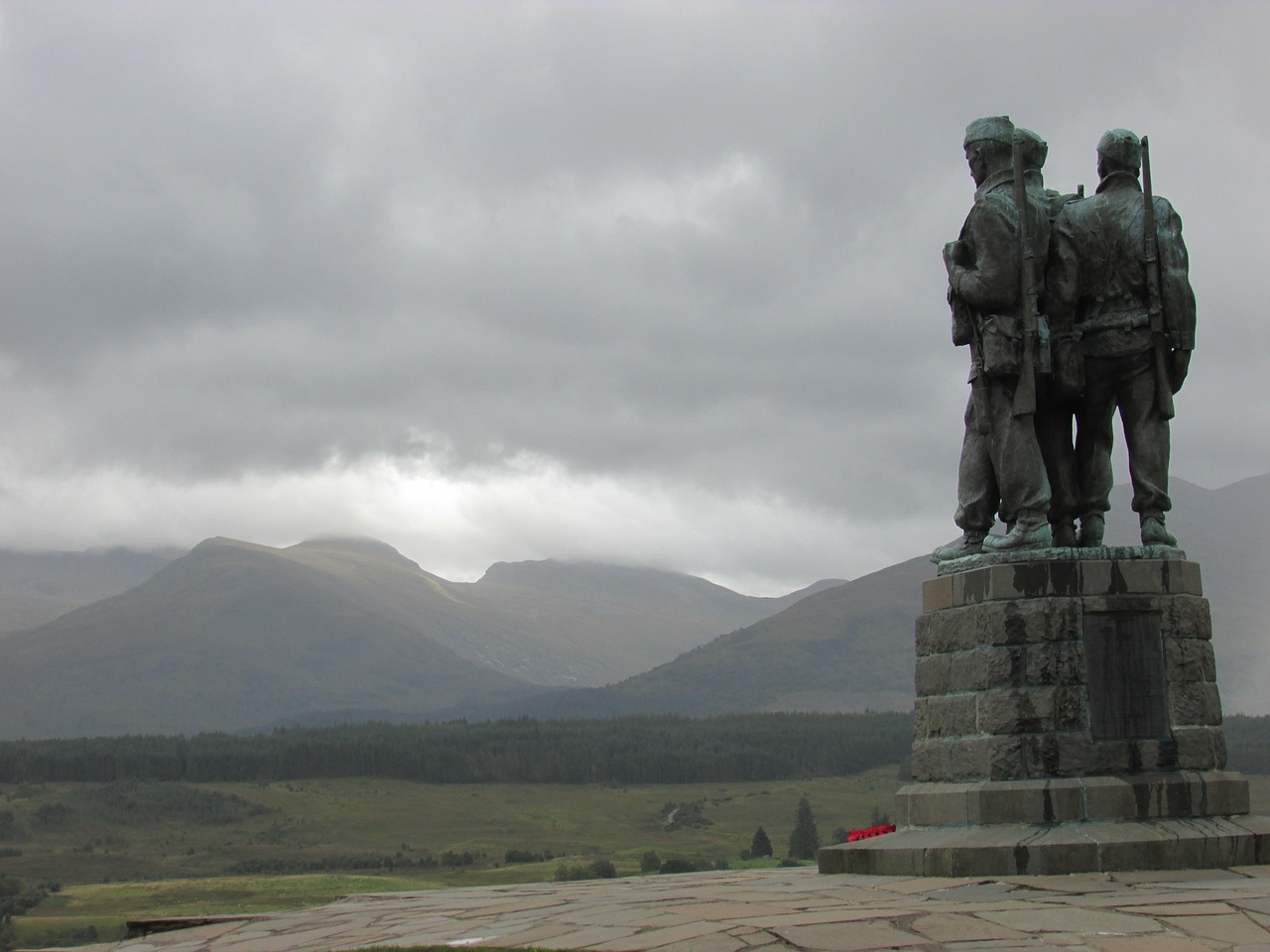 scotland war memorial spean bridge free photo