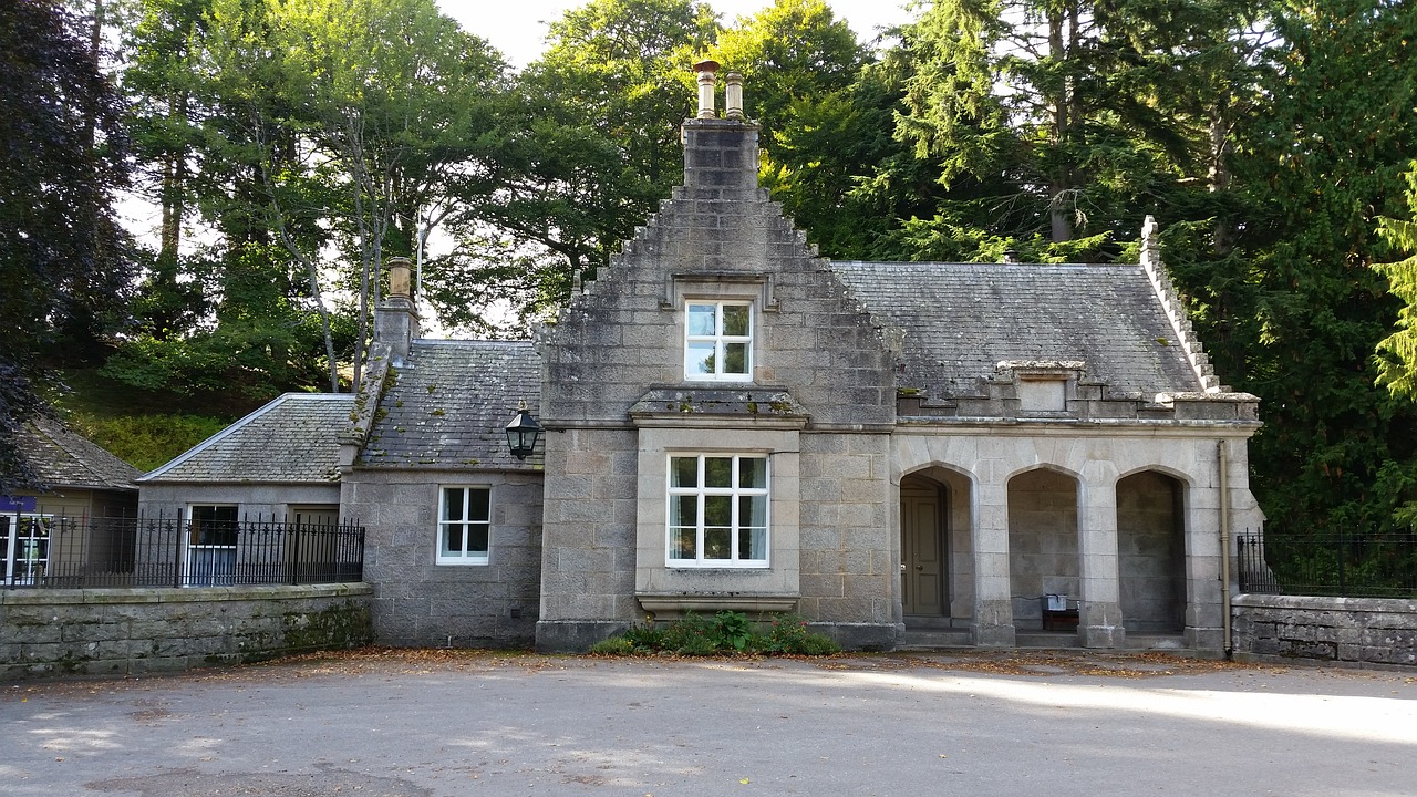 scotland stone house old free photo