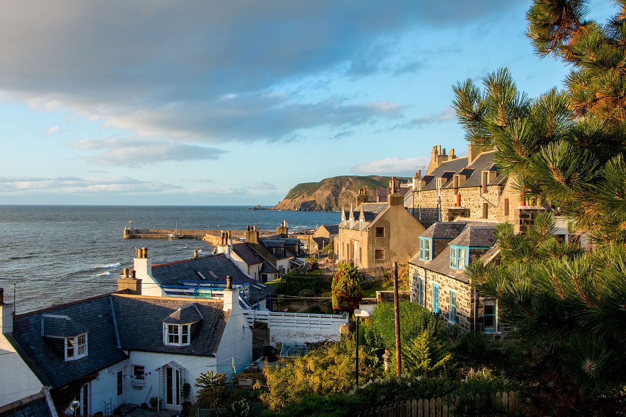 scotland  garden town  fishing village free photo