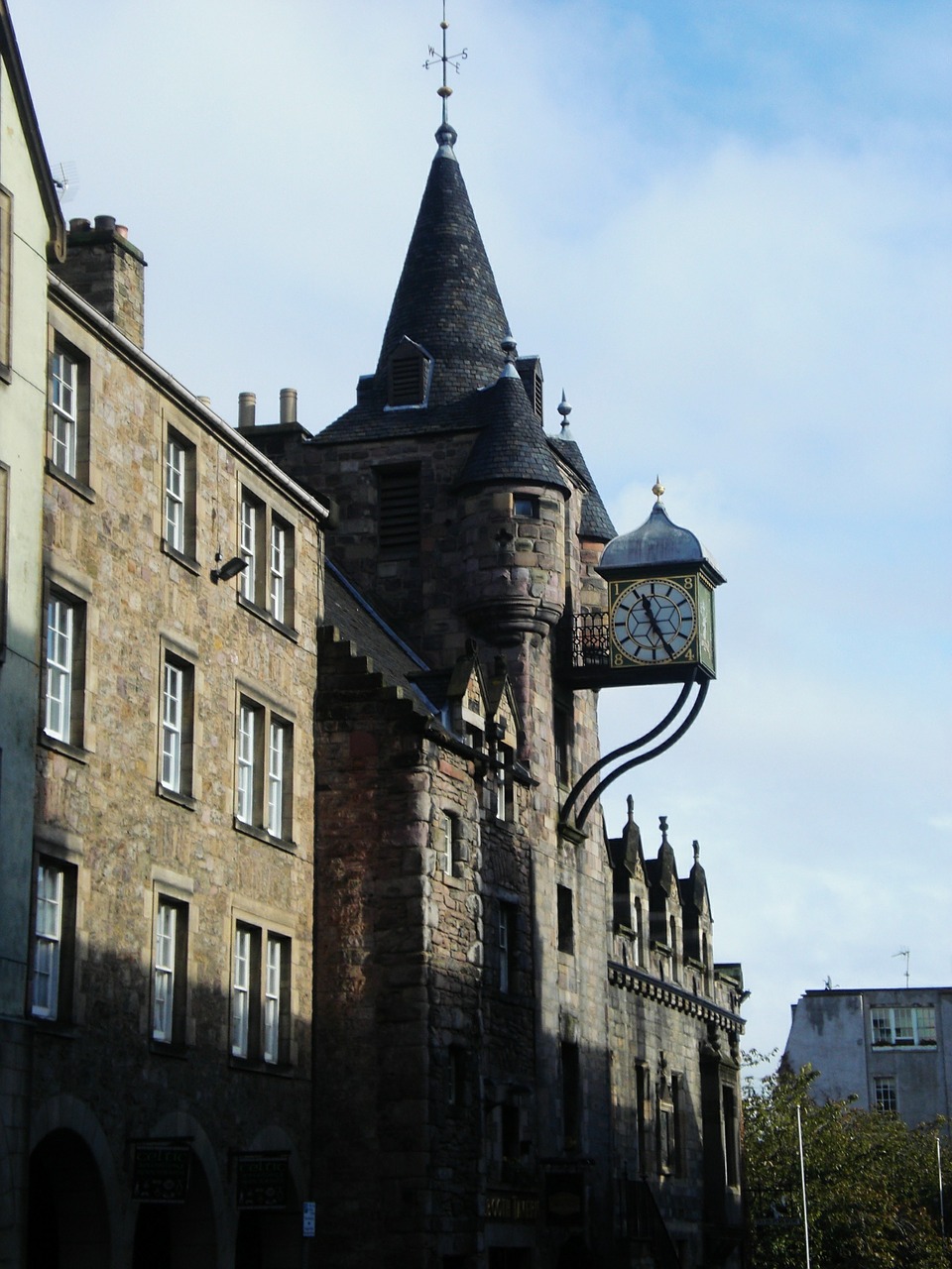 scotland building clock free photo