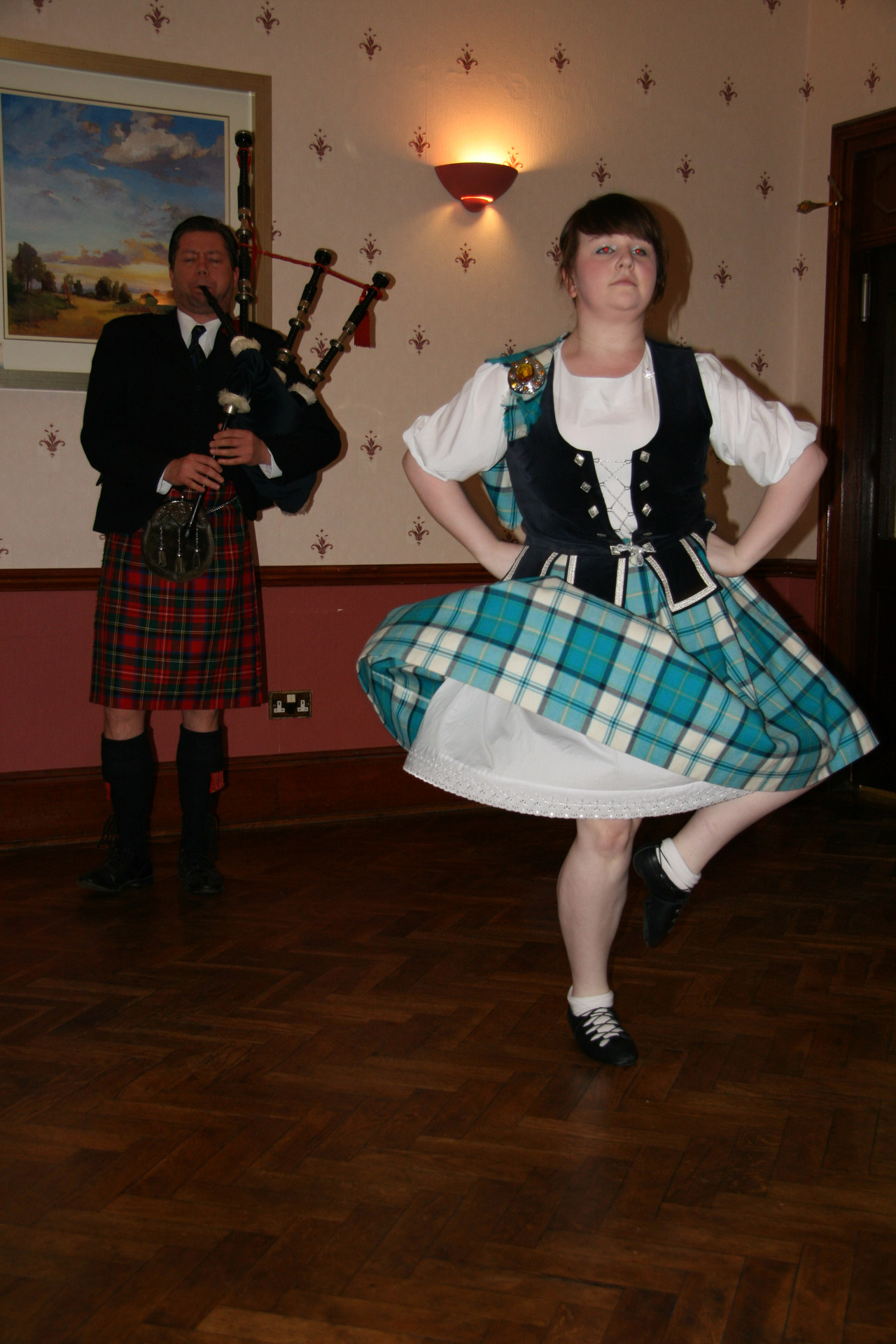 scotland bagpipes dance free photo