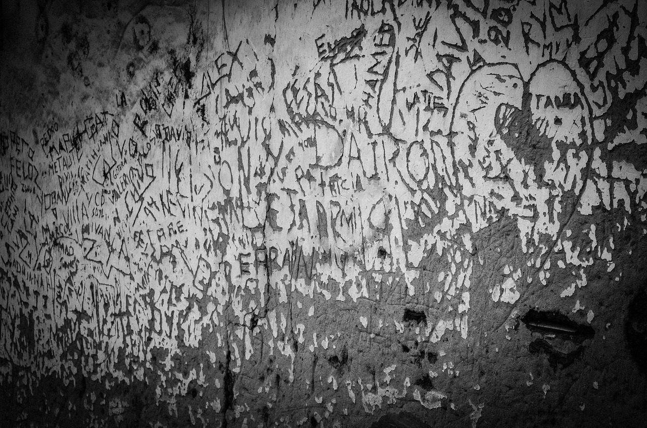 scratches wall old free photo