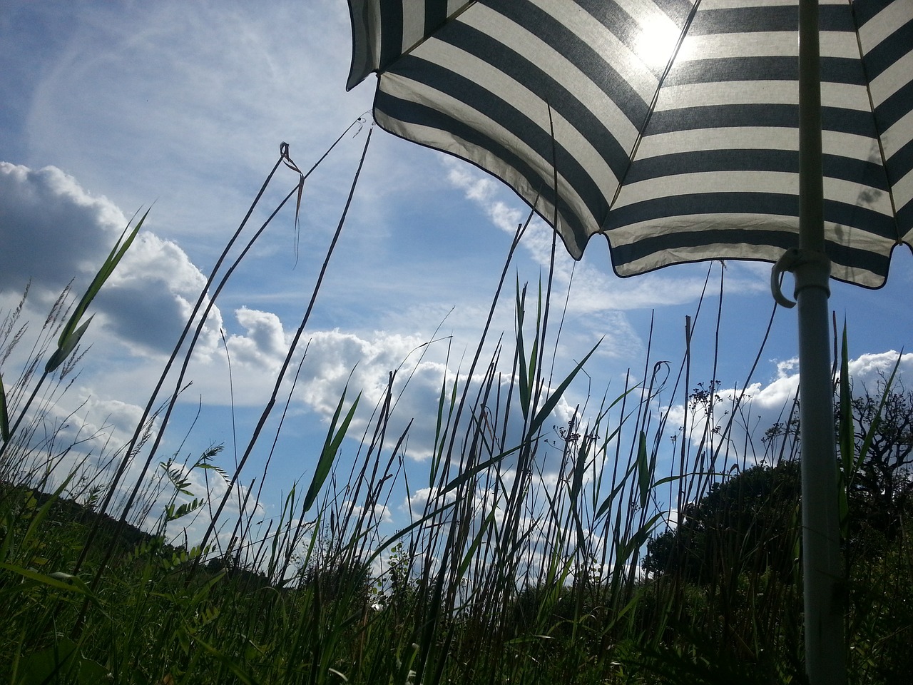 screen stripes sky free photo