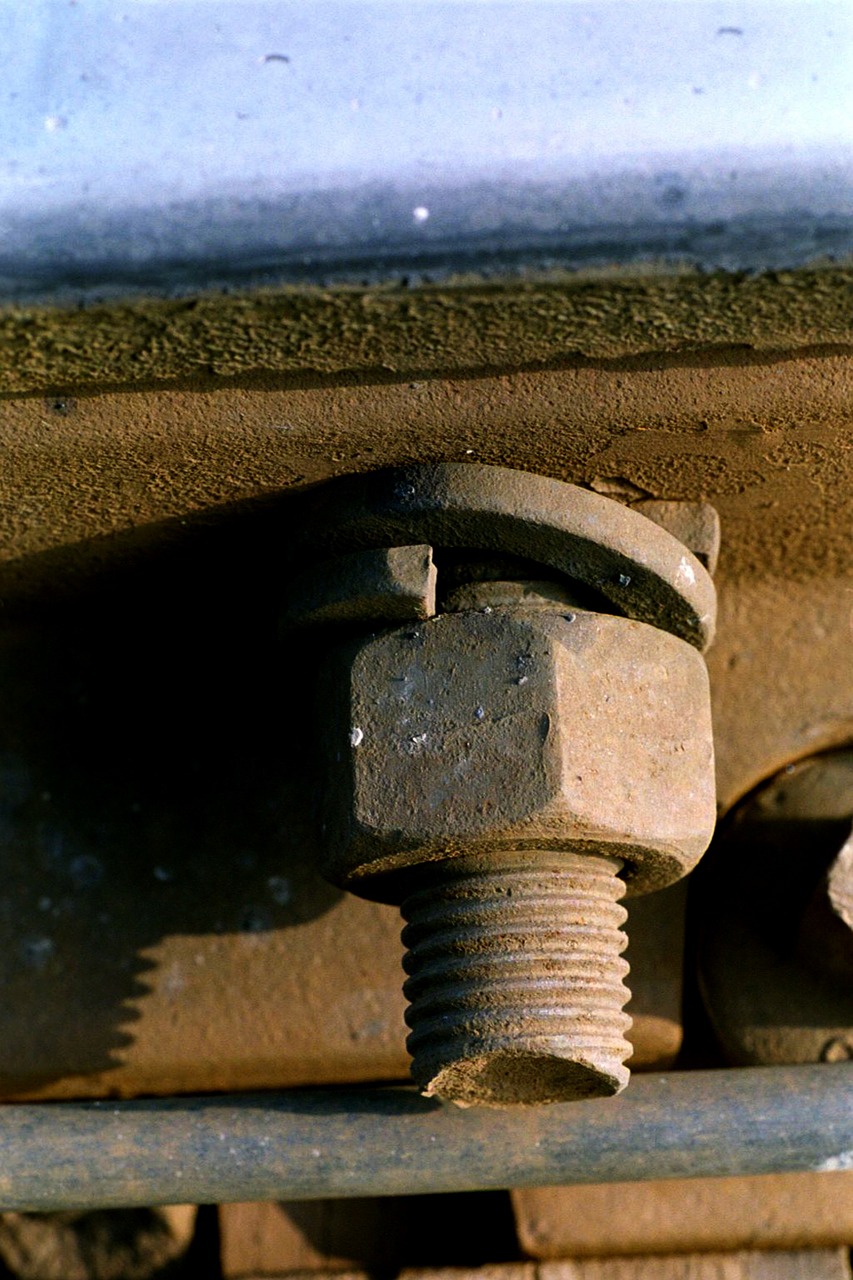 screw screw nut railway free photo