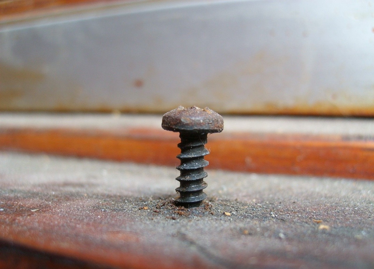 screw rusty metal free photo
