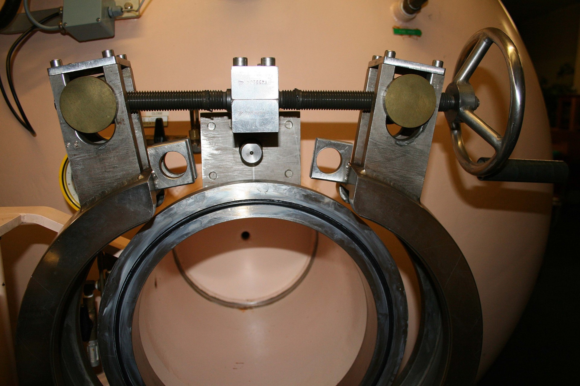 chamber hyperbaric lock free photo