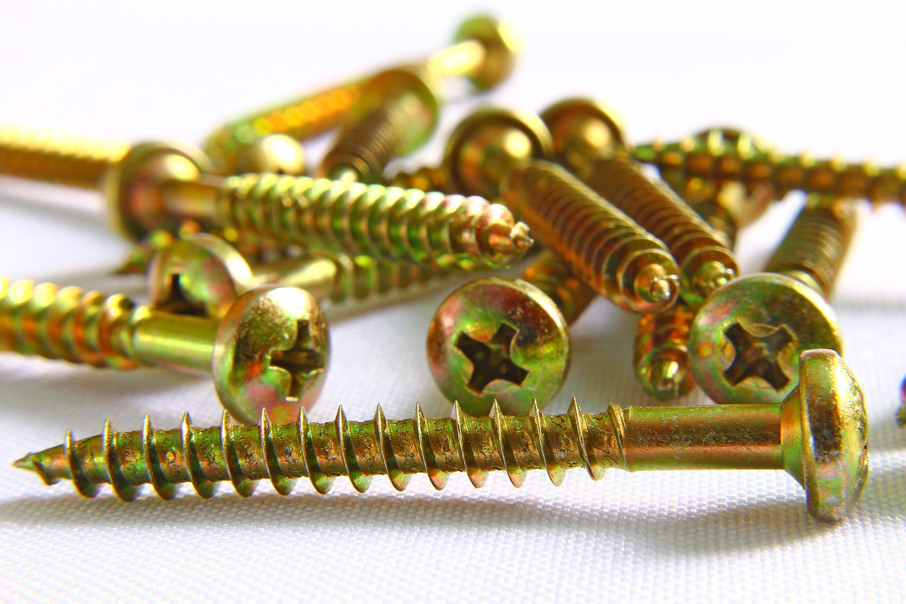 screws spirals slit free photo