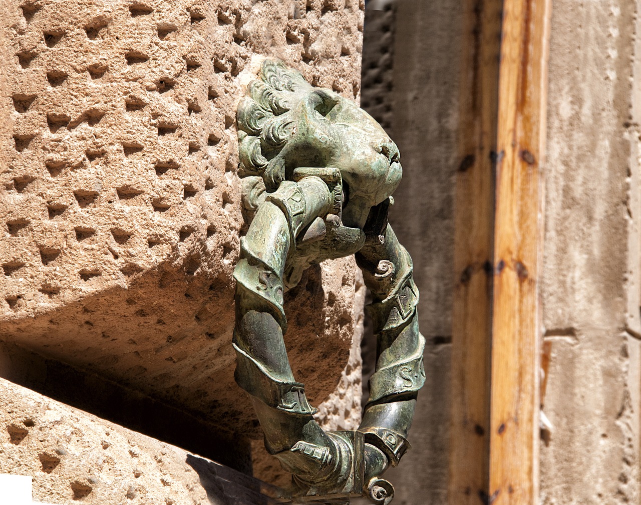 sculpture lion bronze free photo