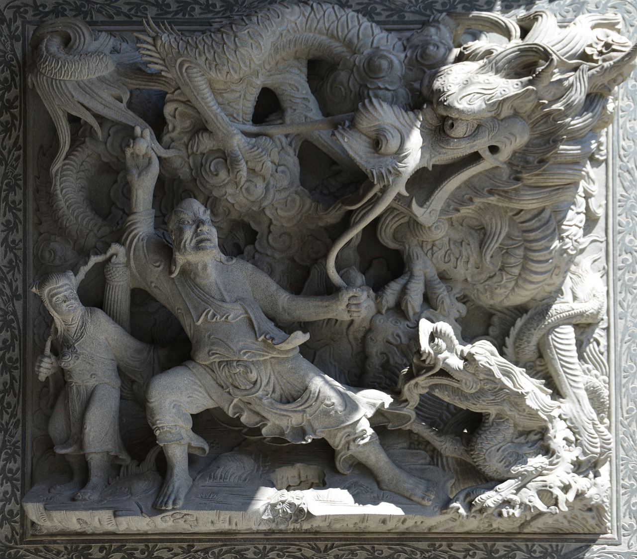 sculpture dragon fight scene free photo