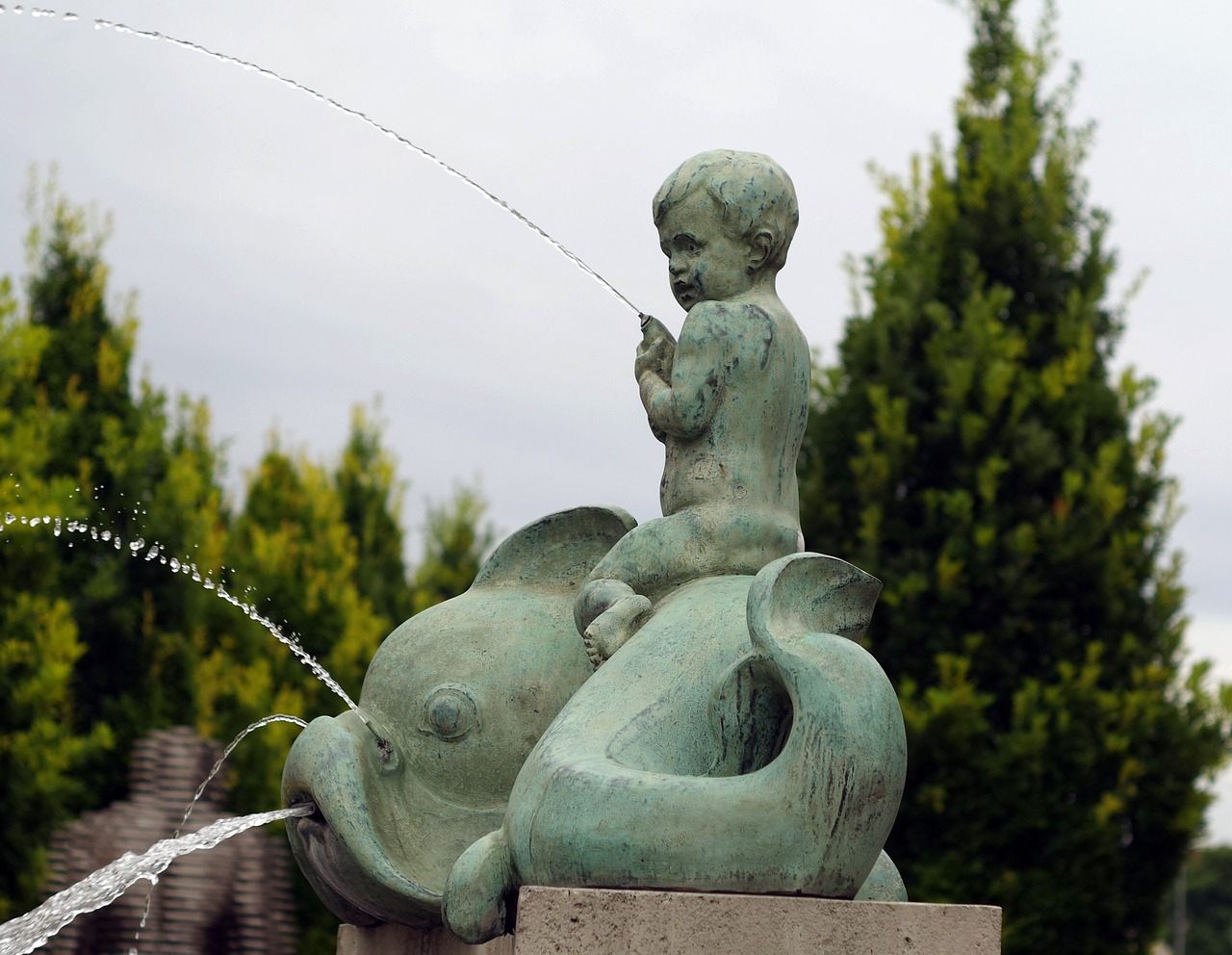 sculpture child fountain free photo