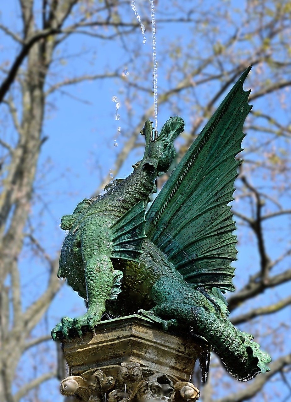 sculpture water-breathing dragon braunschweig free photo