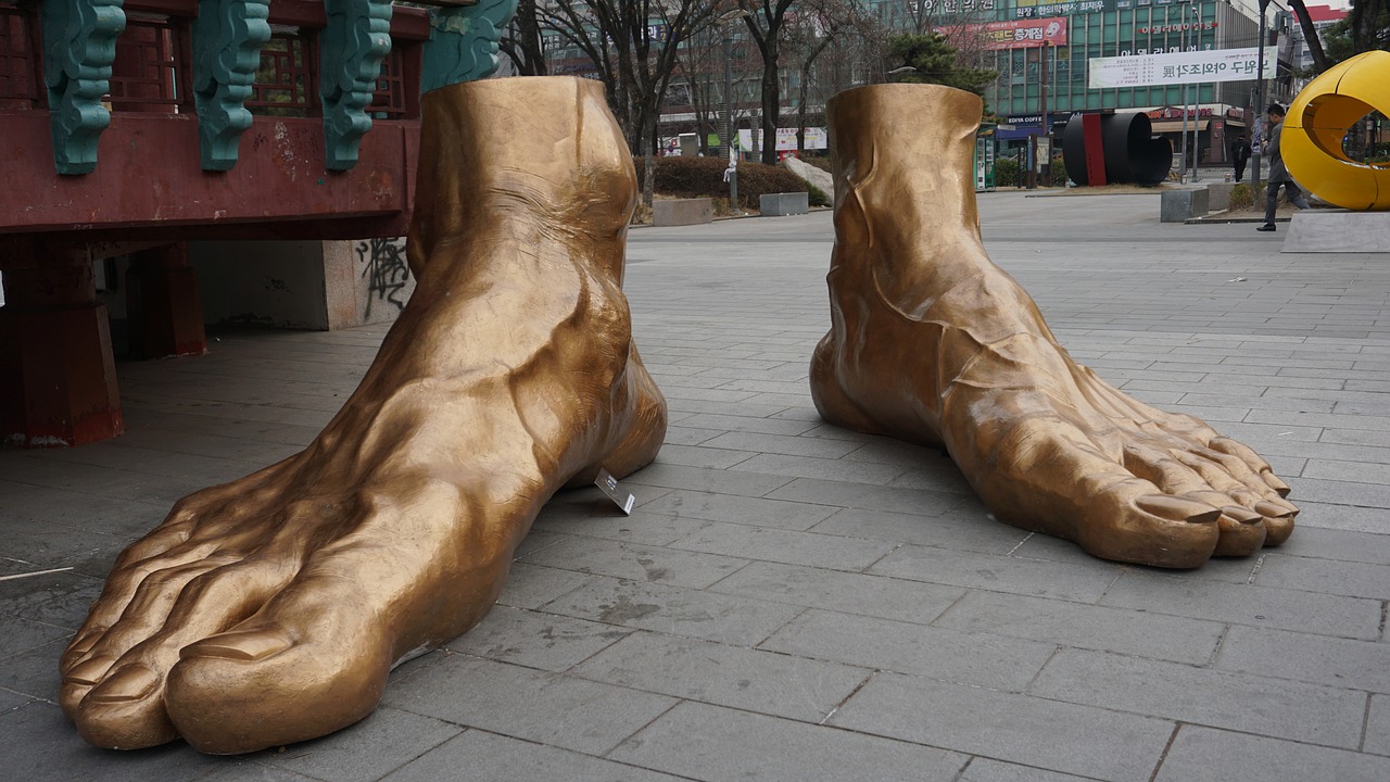 sculpture foot art free photo
