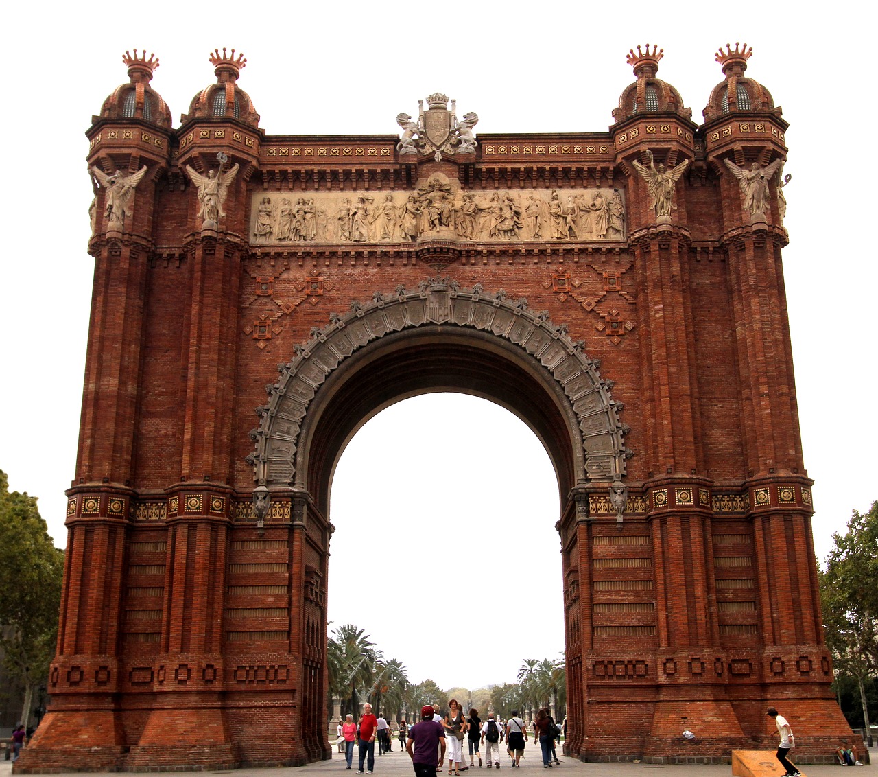 sculpture arc de triomf barcelona free photo