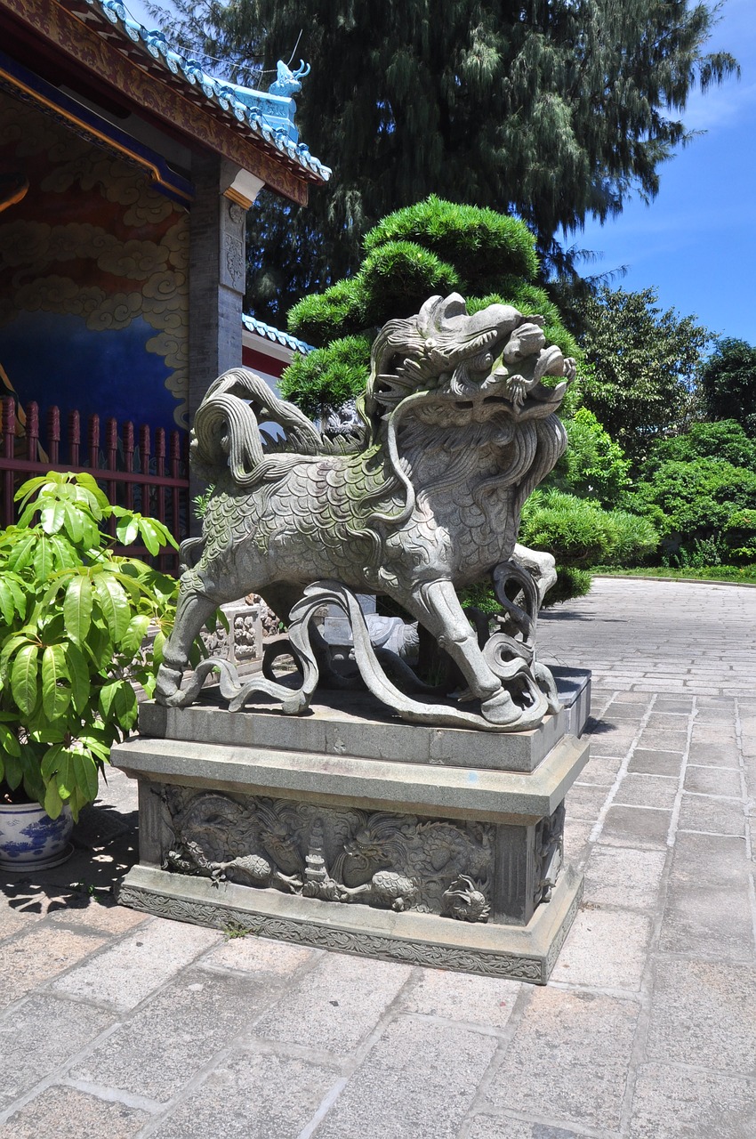 sculpture chinese guardian chinese lion free photo