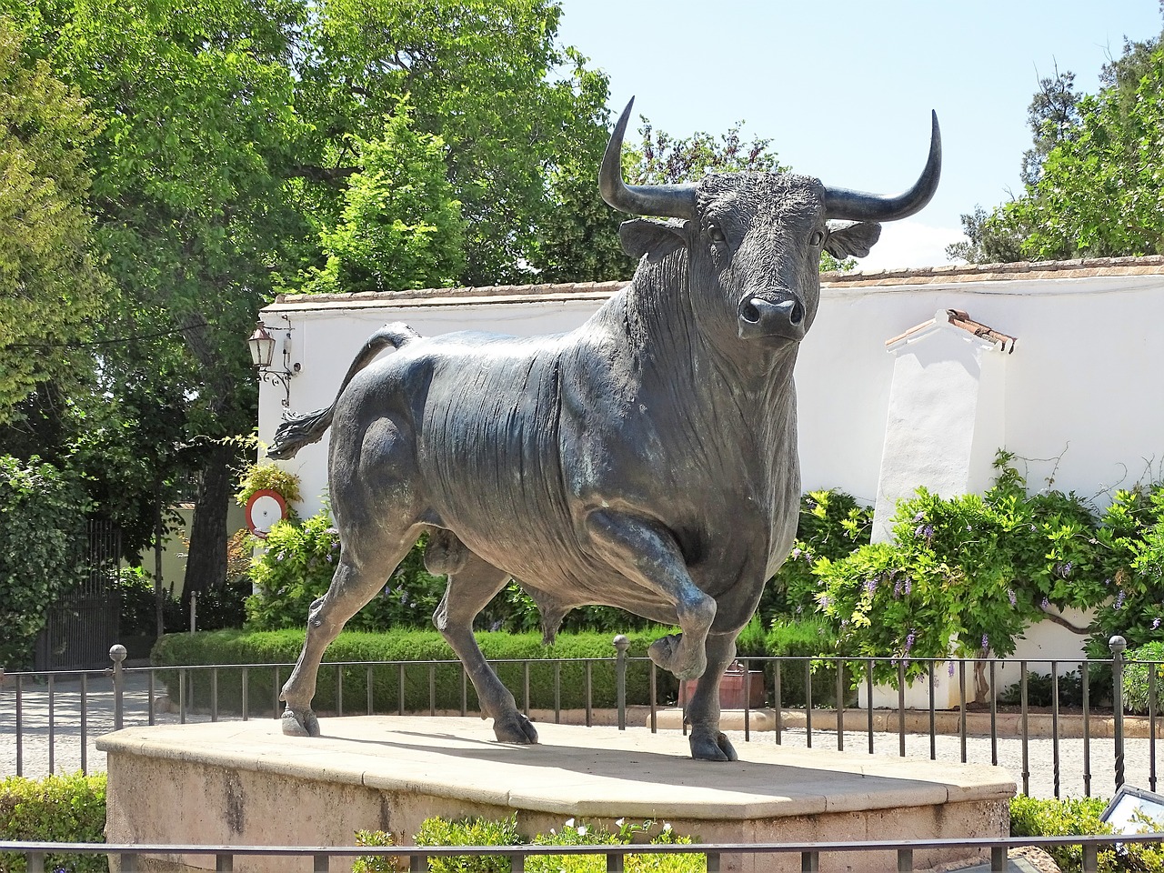 sculpture bull spain free photo