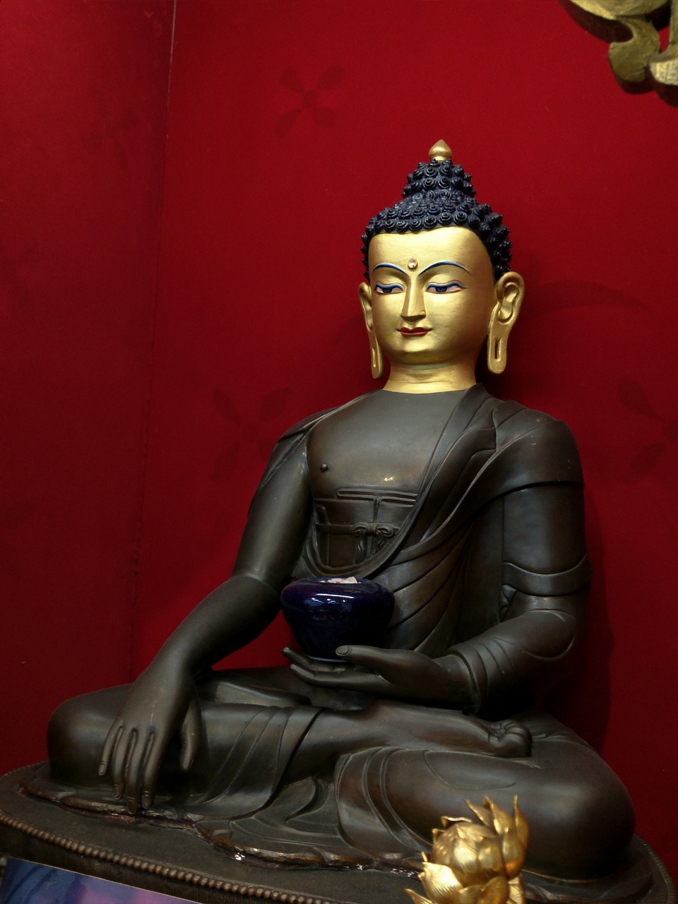 sculpture gautama buddha statue free photo