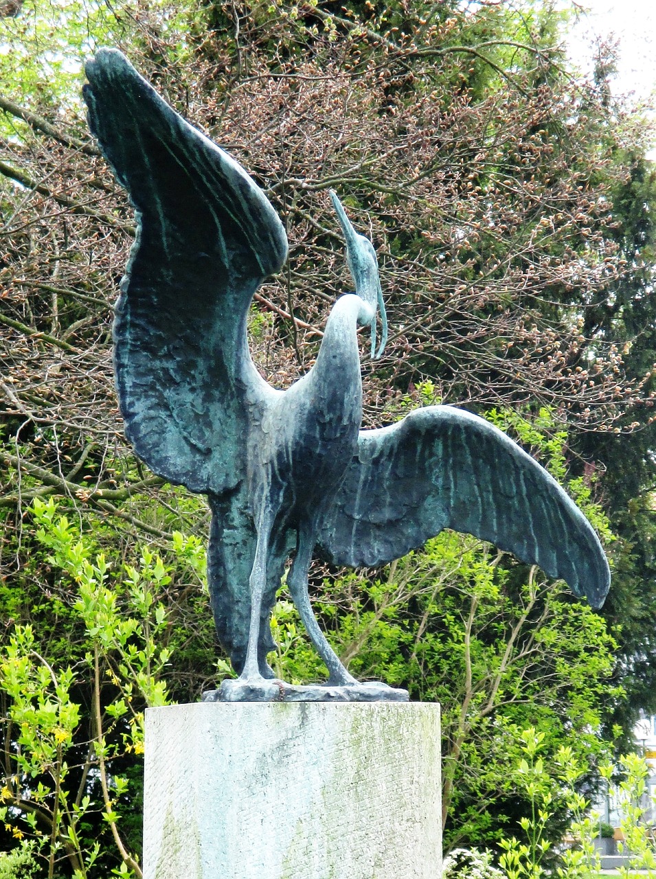 sculpture bronze bird free photo