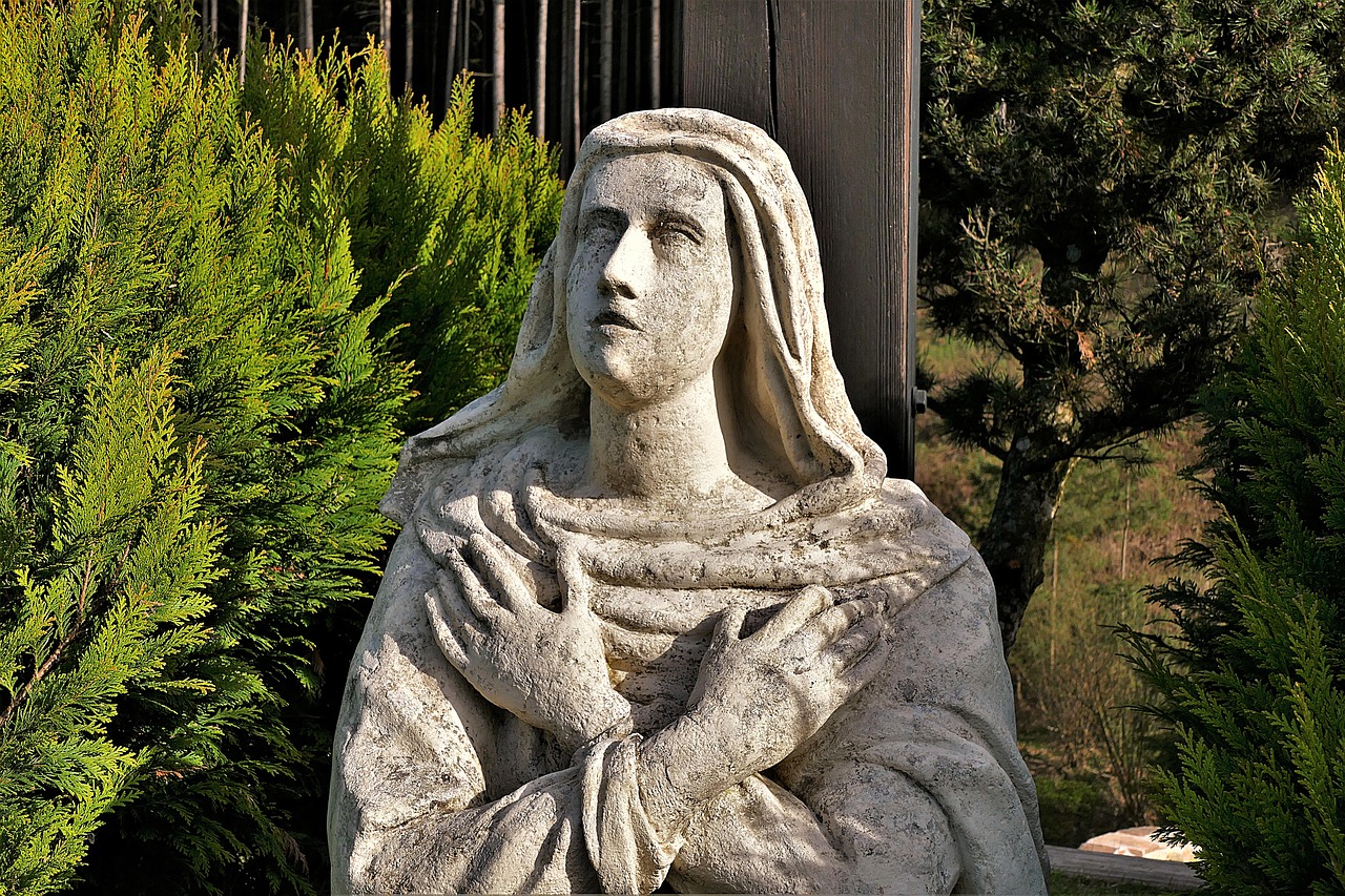 sculpture  statue  statue of mary free photo
