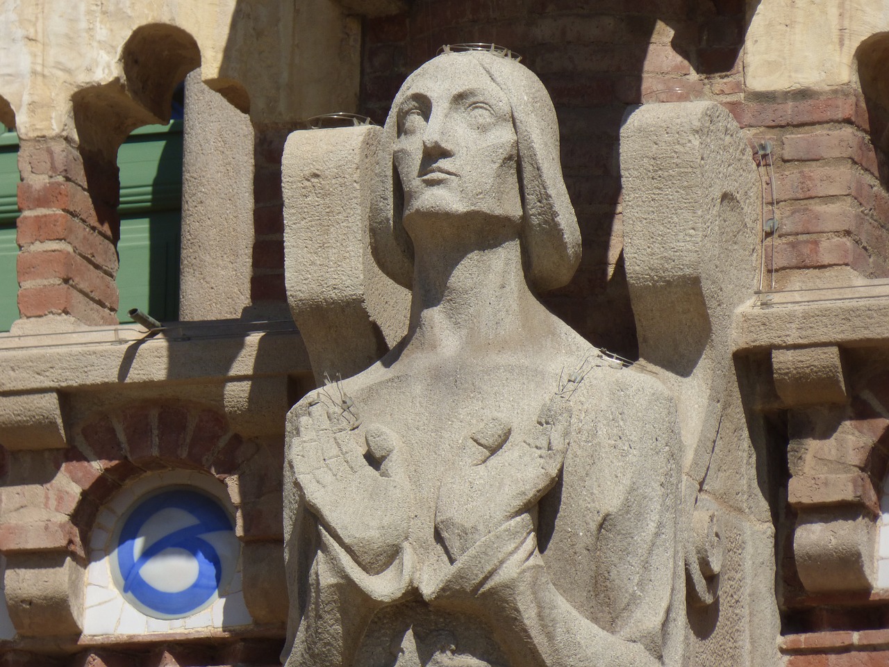 sculpture  sagrada familia  gaudí free photo