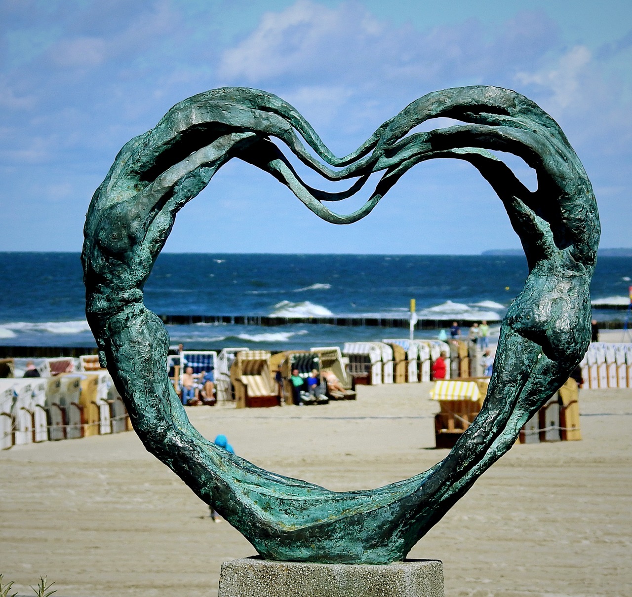 sculpture  kołobrzeg  the baltic sea free photo