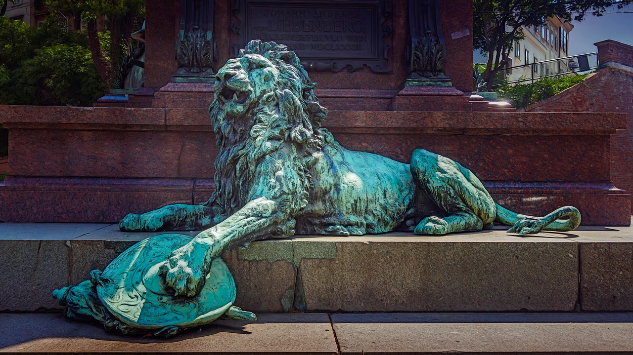 sculpture  lion  vienna free photo