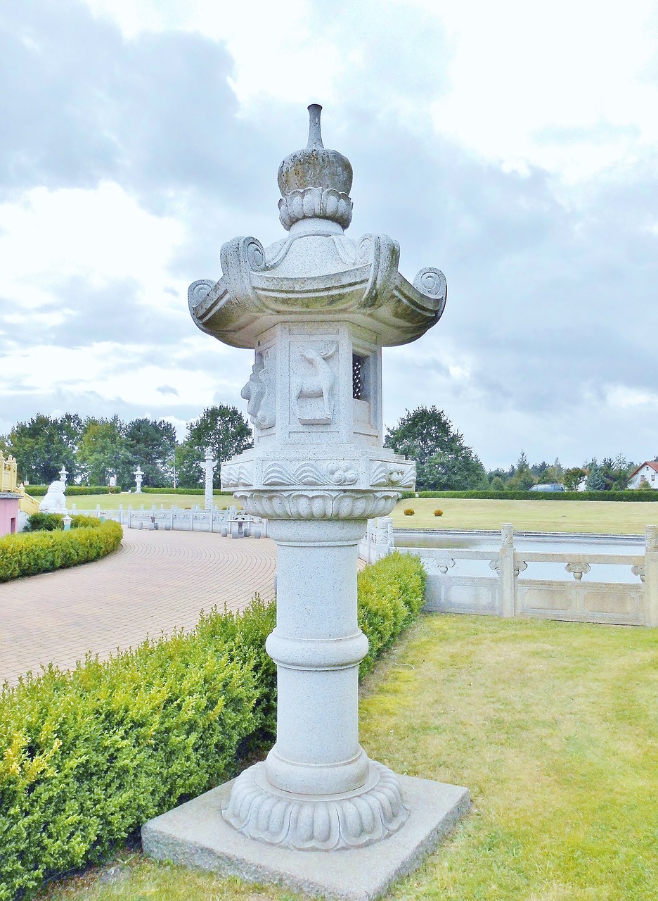 sculpture pillar stone free photo