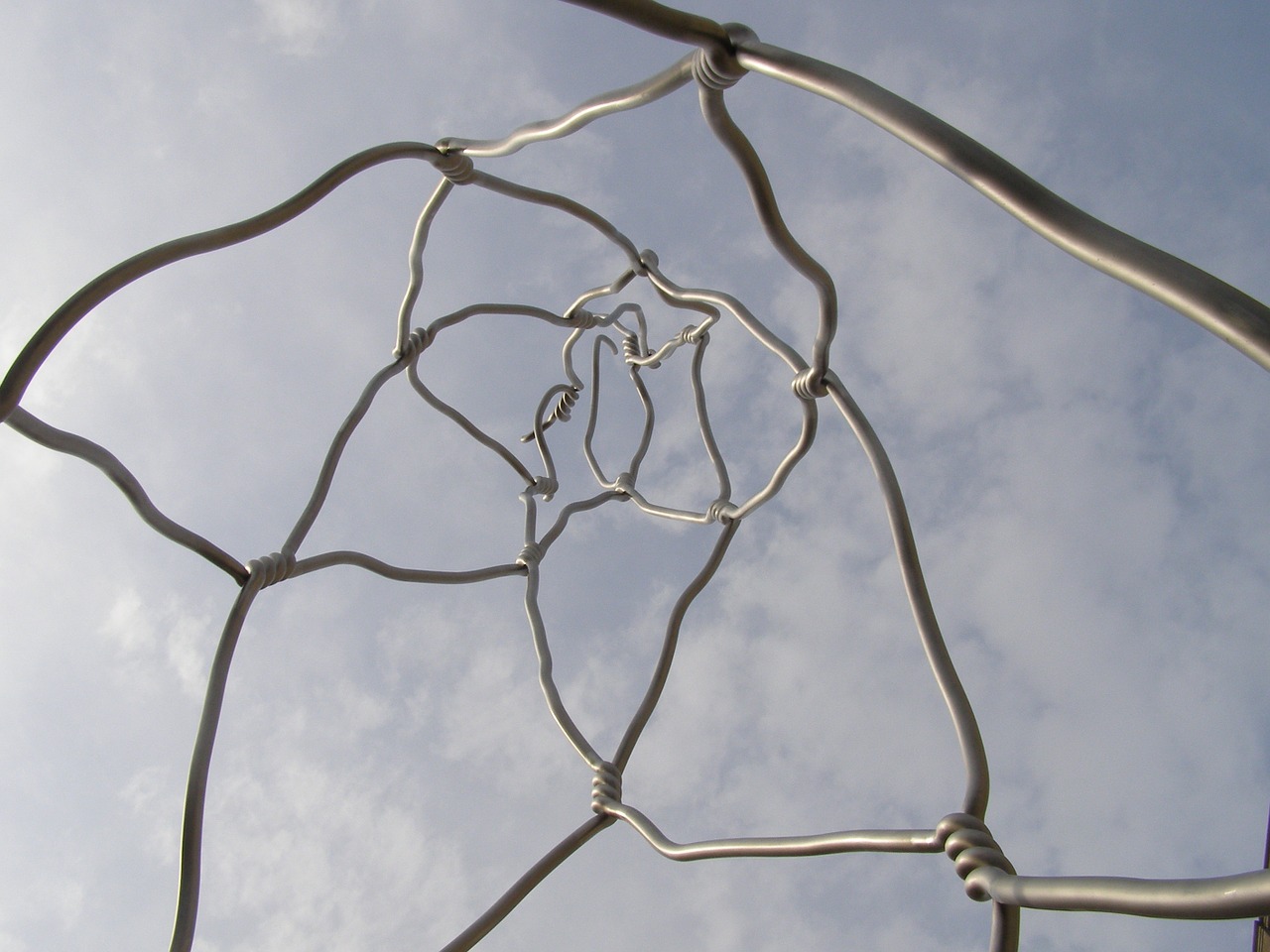 sculpture wire sculpture artwork free photo