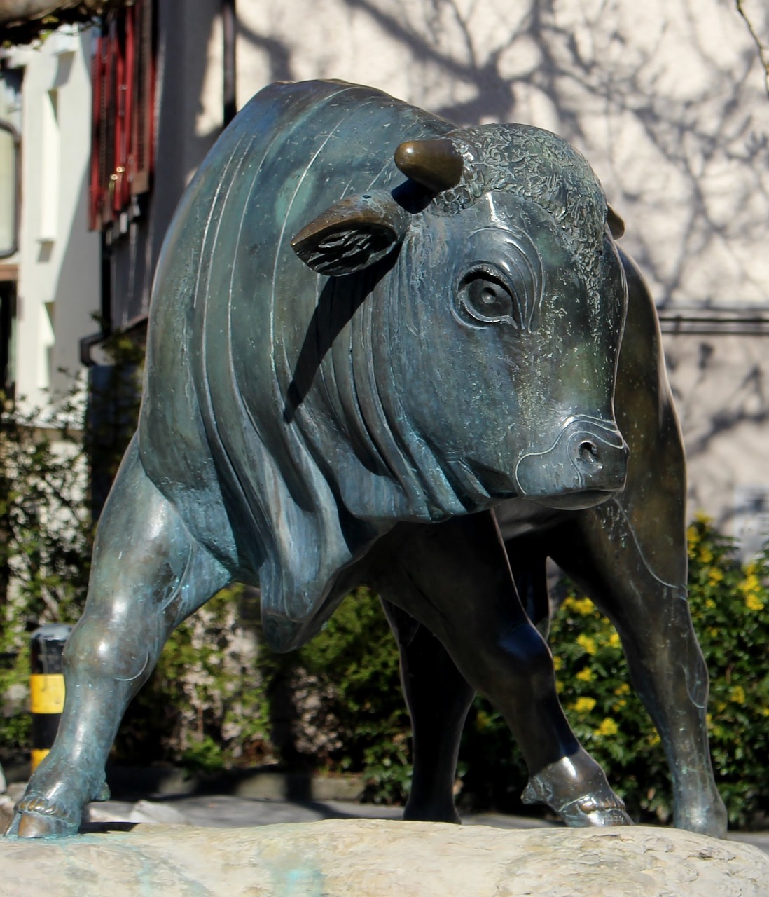 sculpture animal figure bull free photo